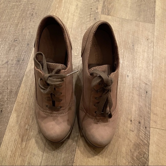 Nearly new Timberland Earthkeepers Leather Ankle Boots - Picture 2 of 10